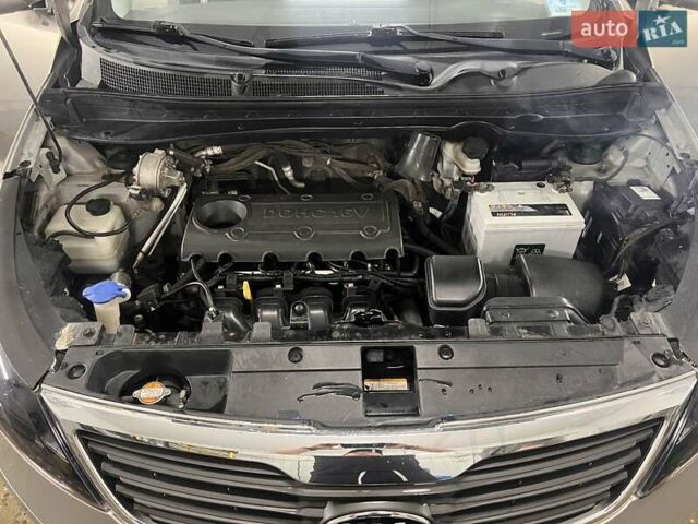 Серый Киа Sportage, объемом двигателя 2 л и пробегом 191 тыс. км за 10000 $, фото 17 на Automoto.ua