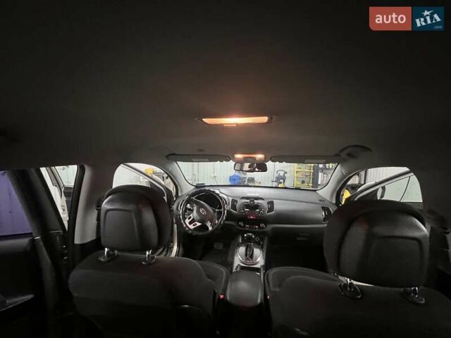 Серый Киа Sportage, объемом двигателя 2 л и пробегом 191 тыс. км за 10000 $, фото 11 на Automoto.ua