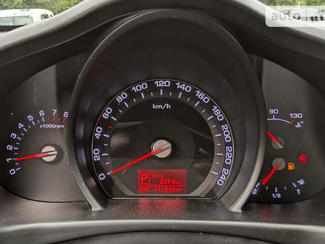 Сірий Кіа Sportage, об'ємом двигуна 2 л та пробігом 112 тис. км за 10550 $, фото 12 на Automoto.ua