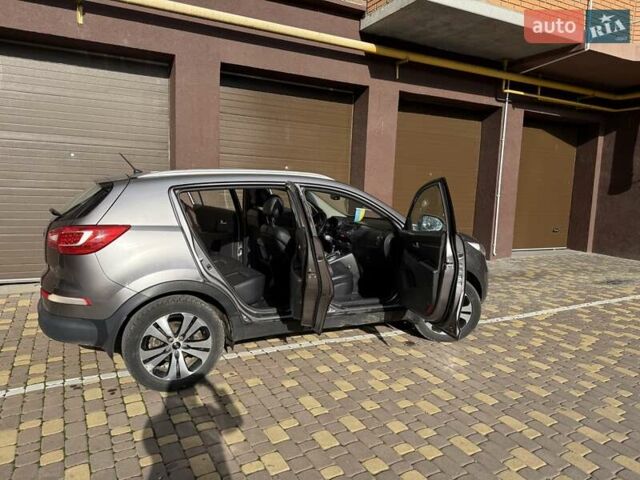 Сірий Кіа Sportage, об'ємом двигуна 2 л та пробігом 160 тис. км за 12300 $, фото 10 на Automoto.ua