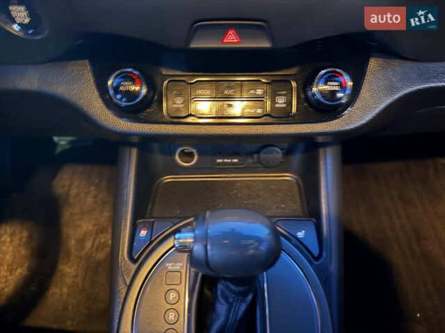 Серый Киа Sportage, объемом двигателя 2 л и пробегом 177 тыс. км за 13000 $, фото 27 на Automoto.ua