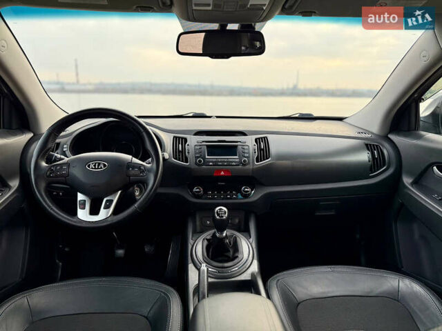Серый Киа Sportage, объемом двигателя 2 л и пробегом 235 тыс. км за 12500 $, фото 21 на Automoto.ua