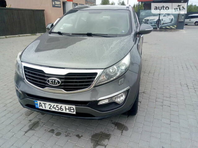 Сірий Кіа Sportage, об'ємом двигуна 0 л та пробігом 220 тис. км за 14000 $, фото 5 на Automoto.ua