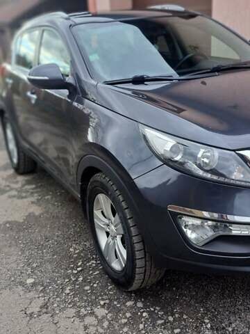 Серый Киа Sportage, объемом двигателя 2 л и пробегом 214 тыс. км за 12000 $, фото 5 на Automoto.ua