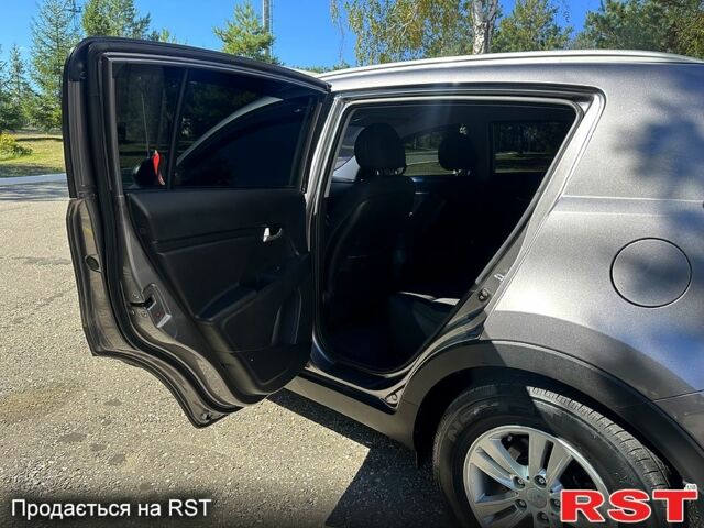 Сірий Кіа Sportage, об'ємом двигуна 2 л та пробігом 121 тис. км за 13950 $, фото 7 на Automoto.ua