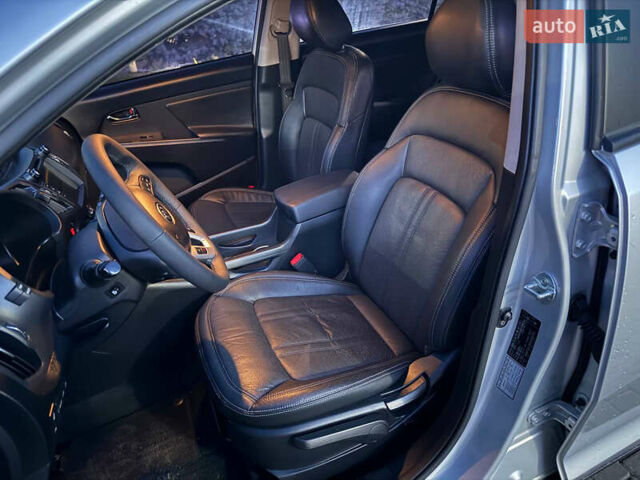 Серый Киа Sportage, объемом двигателя 2 л и пробегом 177 тыс. км за 13000 $, фото 17 на Automoto.ua