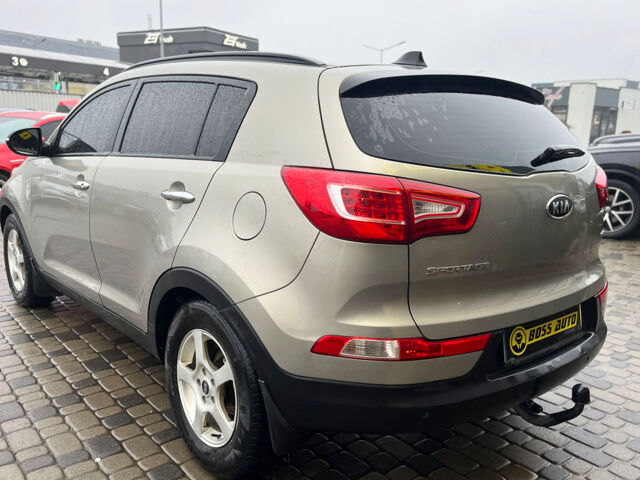 Серый Киа Sportage, объемом двигателя 1.7 л и пробегом 311 тыс. км за 12490 $, фото 4 на Automoto.ua