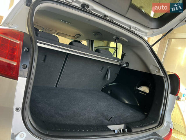 Сірий Кіа Sportage, об'ємом двигуна 2 л та пробігом 145 тис. км за 12800 $, фото 4 на Automoto.ua