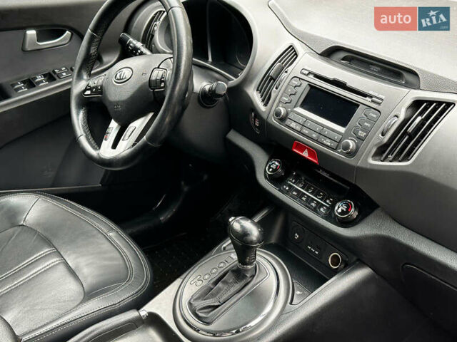 Серый Киа Sportage, объемом двигателя 2 л и пробегом 208 тыс. км за 12400 $, фото 11 на Automoto.ua