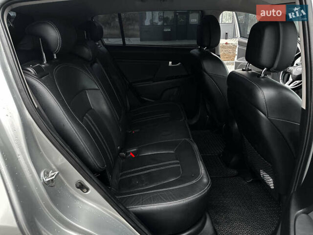 Серый Киа Sportage, объемом двигателя 2 л и пробегом 180 тыс. км за 10300 $, фото 19 на Automoto.ua