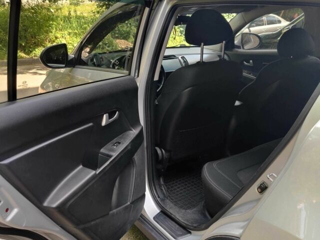 Серый Киа Sportage, объемом двигателя 2 л и пробегом 170 тыс. км за 11500 $, фото 12 на Automoto.ua