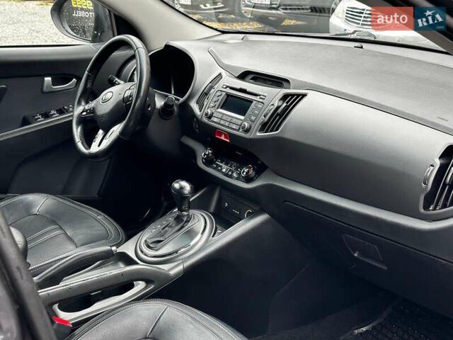 Серый Киа Sportage, объемом двигателя 2 л и пробегом 208 тыс. км за 12400 $, фото 10 на Automoto.ua