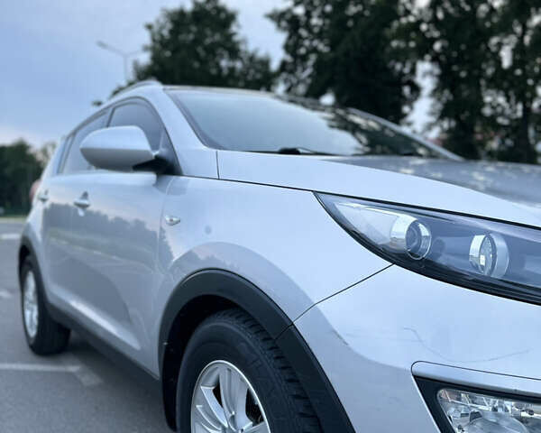 Серый Киа Sportage, объемом двигателя 2 л и пробегом 170 тыс. км за 12200 $, фото 3 на Automoto.ua