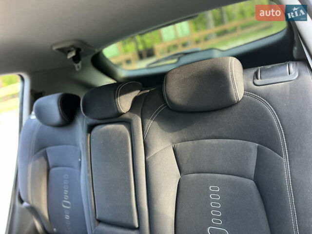 Сірий Кіа Sportage, об'ємом двигуна 2 л та пробігом 145 тис. км за 12800 $, фото 13 на Automoto.ua