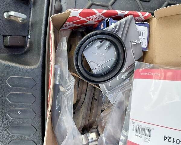 Серый Киа Sportage, объемом двигателя 2 л и пробегом 185 тыс. км за 12900 $, фото 16 на Automoto.ua