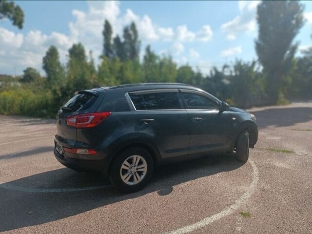 Серый Киа Sportage, объемом двигателя 2 л и пробегом 225 тыс. км за 11000 $, фото 4 на Automoto.ua