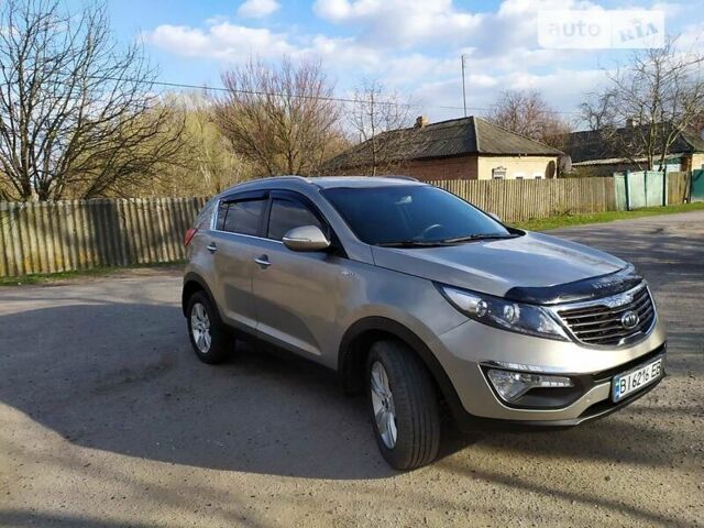 Серый Киа Sportage, объемом двигателя 2 л и пробегом 150 тыс. км за 15000 $, фото 2 на Automoto.ua