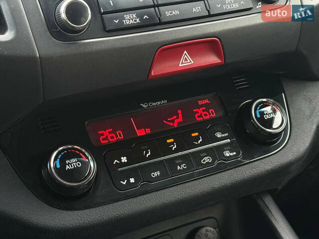 Серый Киа Sportage, объемом двигателя 2 л и пробегом 235 тыс. км за 12500 $, фото 15 на Automoto.ua