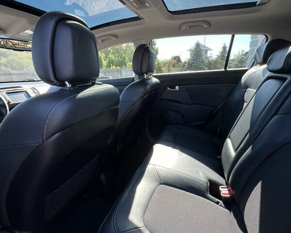 Сірий Кіа Sportage, об'ємом двигуна 2 л та пробігом 165 тис. км за 13900 $, фото 13 на Automoto.ua