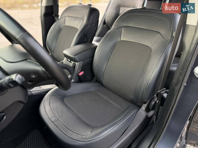 Серый Киа Sportage, объемом двигателя 2 л и пробегом 235 тыс. км за 12500 $, фото 8 на Automoto.ua