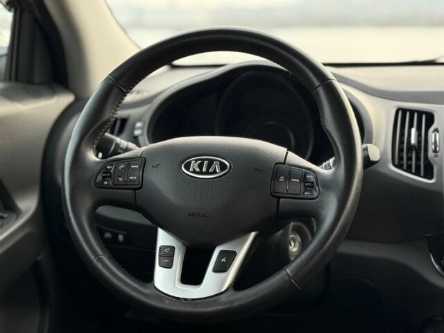 Серый Киа Sportage, объемом двигателя 2 л и пробегом 230 тыс. км за 12500 $, фото 13 на Automoto.ua