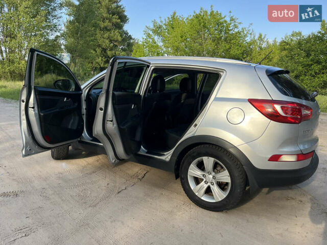 Сірий Кіа Sportage, об'ємом двигуна 2 л та пробігом 145 тис. км за 12800 $, фото 6 на Automoto.ua