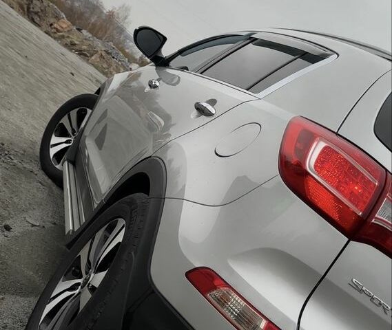Сірий Кіа Sportage, об'ємом двигуна 2 л та пробігом 180 тис. км за 11500 $, фото 4 на Automoto.ua