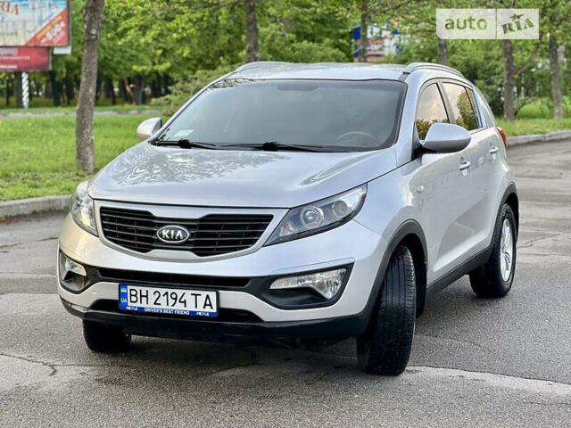 Серый Киа Sportage, объемом двигателя 2 л и пробегом 180 тыс. км за 12800 $, фото 2 на Automoto.ua