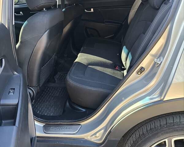 Серый Киа Sportage, объемом двигателя 1.69 л и пробегом 199 тыс. км за 11500 $, фото 5 на Automoto.ua