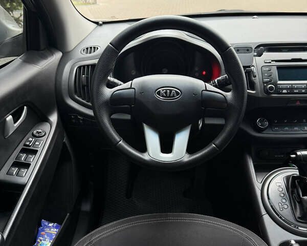 Серый Киа Sportage, объемом двигателя 2 л и пробегом 152 тыс. км за 13350 $, фото 19 на Automoto.ua