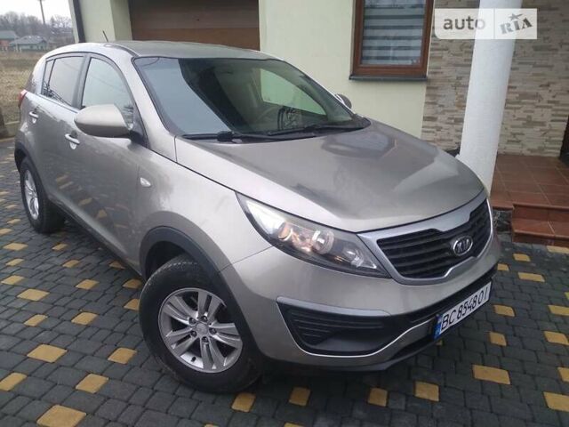 Сірий Кіа Sportage, об'ємом двигуна 1.59 л та пробігом 237 тис. км за 10800 $, фото 2 на Automoto.ua