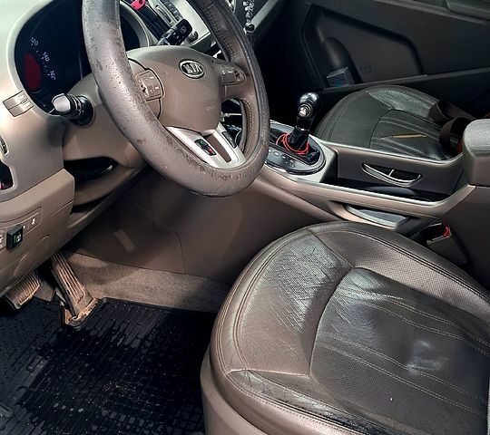 Серый Киа Sportage, объемом двигателя 2.4 л и пробегом 205 тыс. км за 11500 $, фото 5 на Automoto.ua