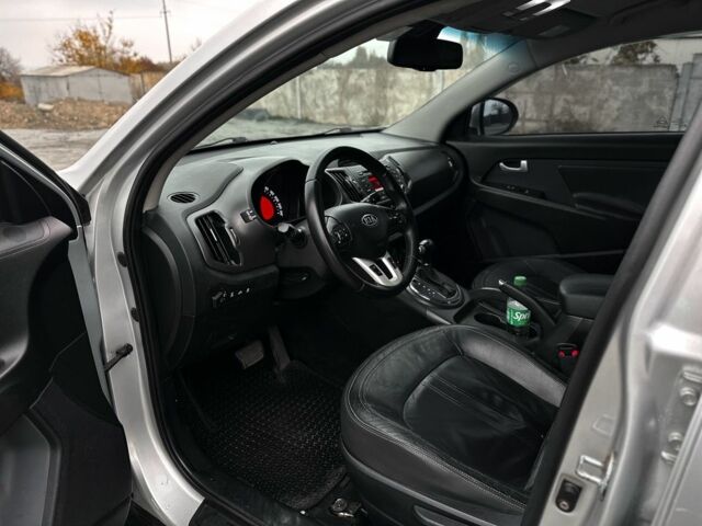 Сірий Кіа Sportage, об'ємом двигуна 2 л та пробігом 178 тис. км за 10500 $, фото 11 на Automoto.ua