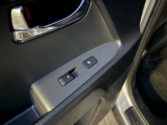 Серый Киа Sportage, объемом двигателя 2 л и пробегом 177 тыс. км за 13000 $, фото 15 на Automoto.ua