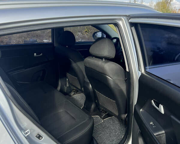 Сірий Кіа Sportage, об'ємом двигуна 1.69 л та пробігом 232 тис. км за 11800 $, фото 7 на Automoto.ua