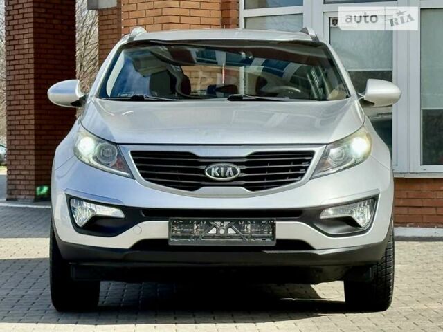 Сірий Кіа Sportage, об'ємом двигуна 2 л та пробігом 113 тис. км за 12700 $, фото 2 на Automoto.ua