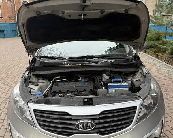 Серый Киа Sportage, объемом двигателя 2 л и пробегом 152 тыс. км за 13350 $, фото 6 на Automoto.ua