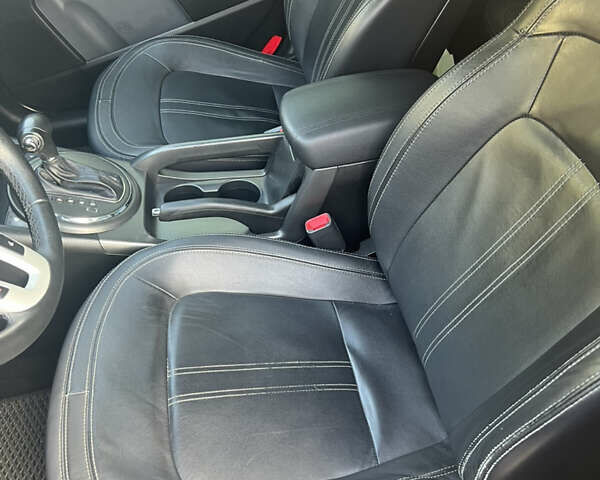 Серый Киа Sportage, объемом двигателя 2 л и пробегом 132 тыс. км за 13500 $, фото 13 на Automoto.ua