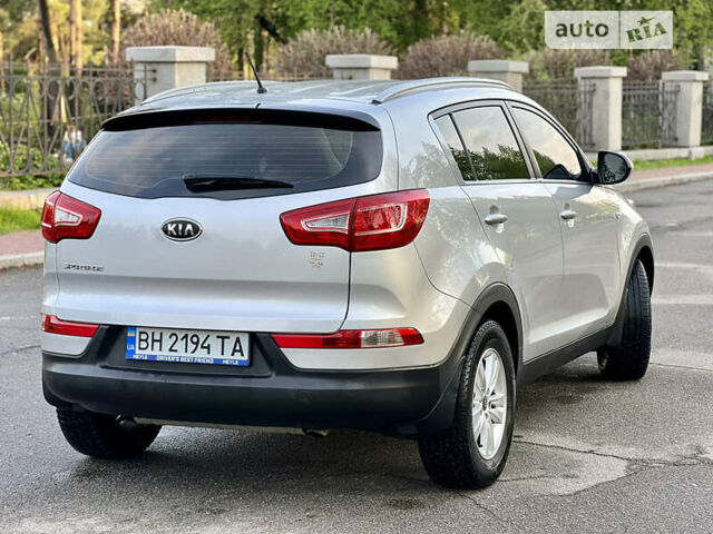 Сірий Кіа Sportage, об'ємом двигуна 2 л та пробігом 180 тис. км за 12800 $, фото 5 на Automoto.ua