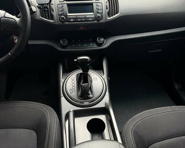 Серый Киа Sportage, объемом двигателя 2 л и пробегом 152 тыс. км за 13350 $, фото 15 на Automoto.ua