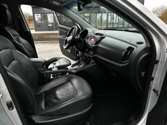 Сірий Кіа Sportage, об'ємом двигуна 2 л та пробігом 178 тис. км за 10500 $, фото 17 на Automoto.ua