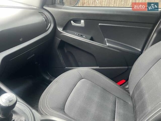 Серый Киа Sportage, объемом двигателя 2 л и пробегом 77 тыс. км за 12500 $, фото 35 на Automoto.ua