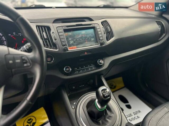 Серый Киа Sportage, объемом двигателя 2 л и пробегом 222 тыс. км за 14300 $, фото 13 на Automoto.ua