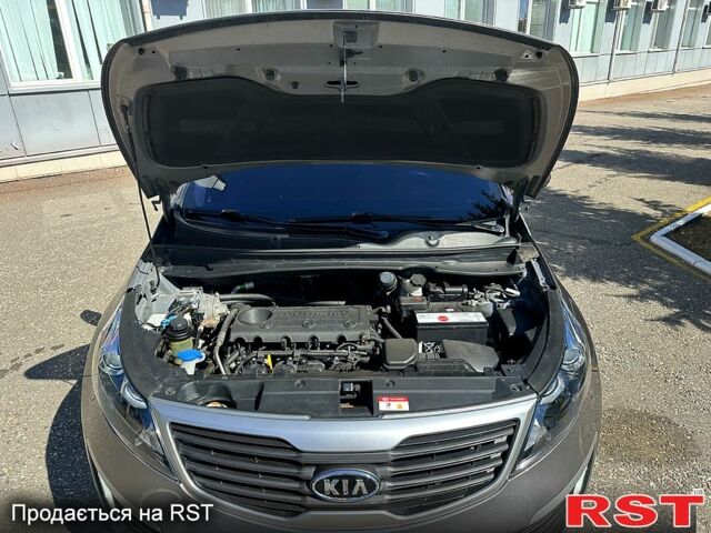 Сірий Кіа Sportage, об'ємом двигуна 2 л та пробігом 121 тис. км за 13950 $, фото 9 на Automoto.ua