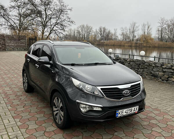 Сірий Кіа Sportage, об'ємом двигуна 2 л та пробігом 135 тис. км за 12499 $, фото 2 на Automoto.ua