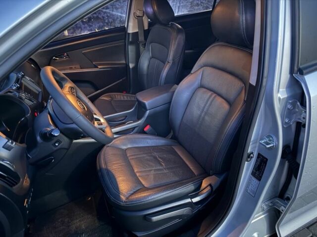 Серый Киа Sportage, объемом двигателя 2 л и пробегом 177 тыс. км за 13000 $, фото 10 на Automoto.ua