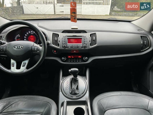 Сірий Кіа Sportage, об'ємом двигуна 2 л та пробігом 135 тис. км за 12499 $, фото 19 на Automoto.ua