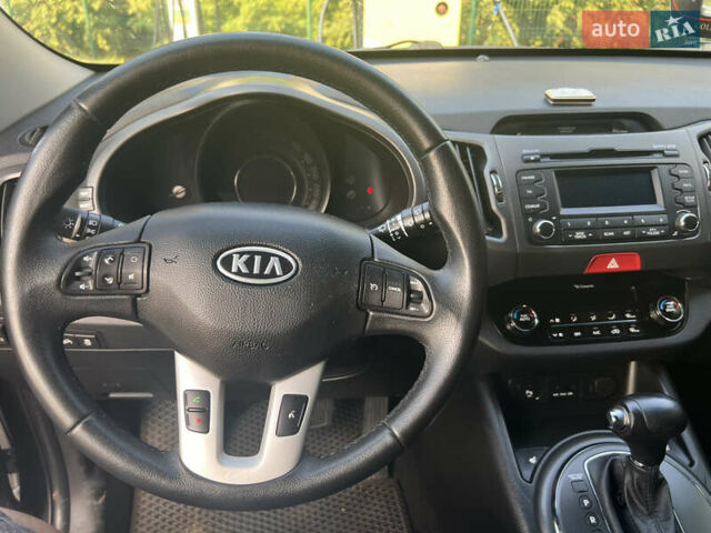 Серый Киа Sportage, объемом двигателя 2 л и пробегом 132 тыс. км за 13500 $, фото 24 на Automoto.ua