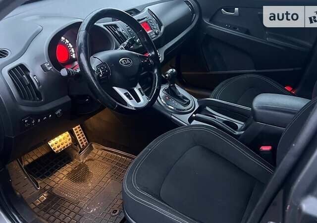 Серый Киа Sportage, объемом двигателя 2 л и пробегом 185 тыс. км за 12900 $, фото 3 на Automoto.ua