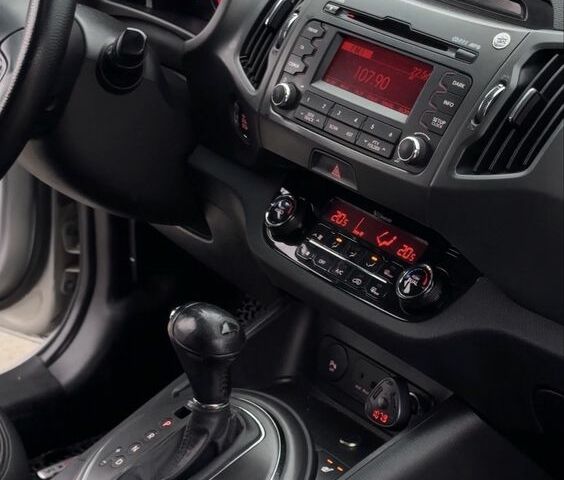 Сірий Кіа Sportage, об'ємом двигуна 2 л та пробігом 180 тис. км за 11500 $, фото 5 на Automoto.ua